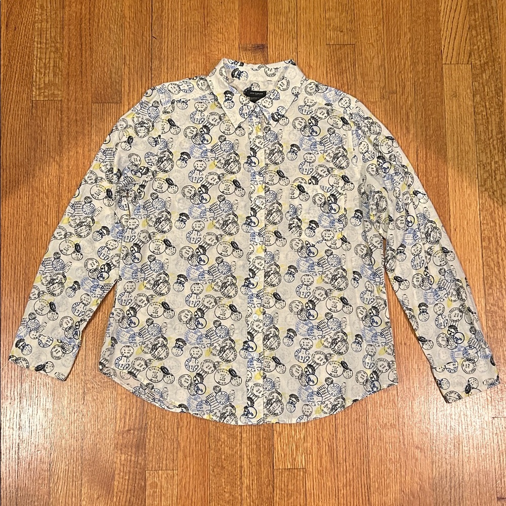 Ann Taylor Blue and Cream Patterned Button-Up Shirt Size Medium